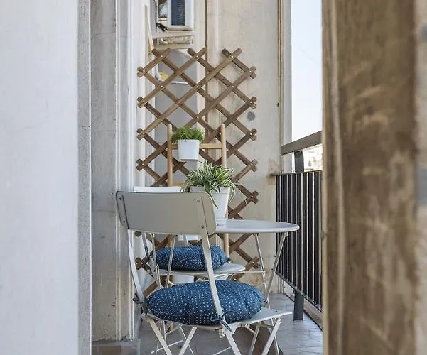 Апартаменти Old Town - Center Бухарест